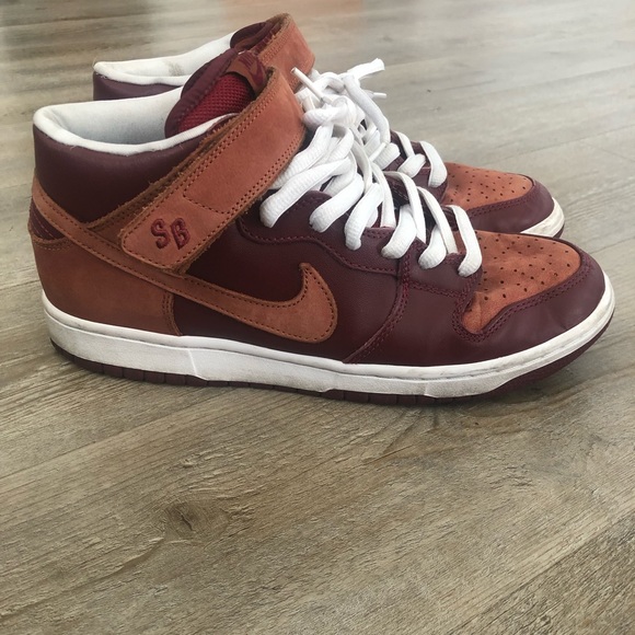 Nike Dunk Mid Pro SB 